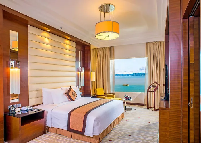 Royal Ha Long